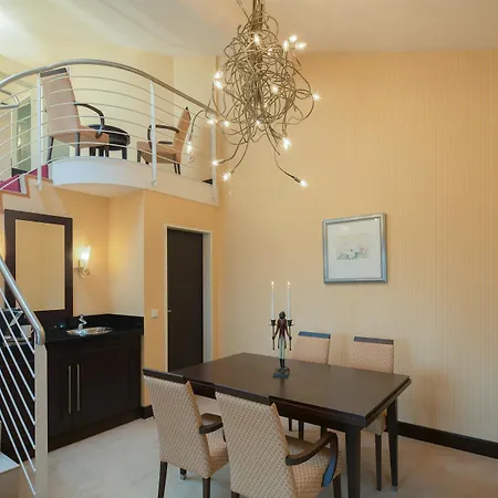 Western Premier Castanea 4* Adendorf