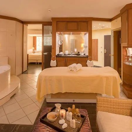 Western Premier Castanea 4*