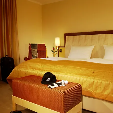 Western Premier Castanea Otel 4*