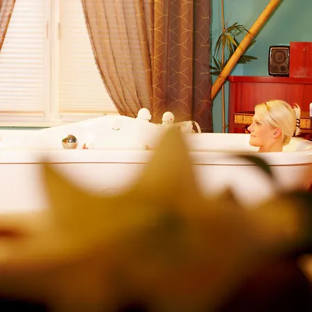 Otel Western Premier Castanea Adendorf