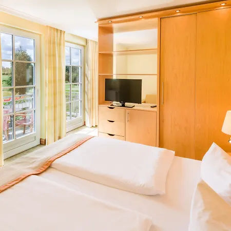 Western Premier Castanea Hotel 4*