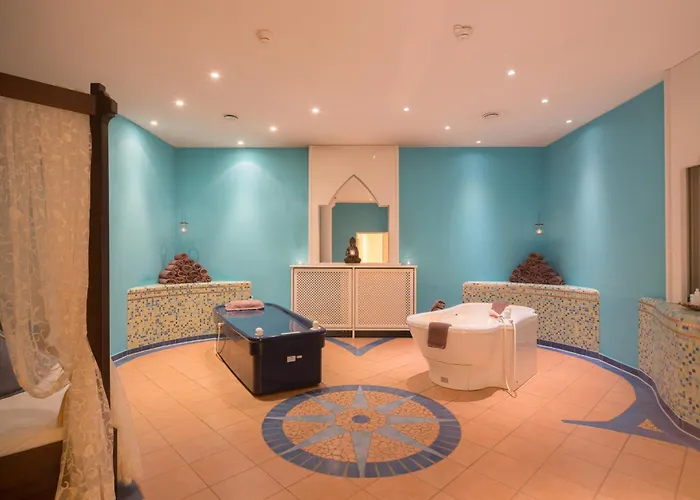Отель Western Premier Castanea 4*