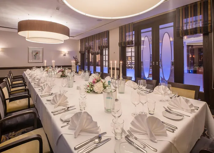 Western Premier Castanea Hotel